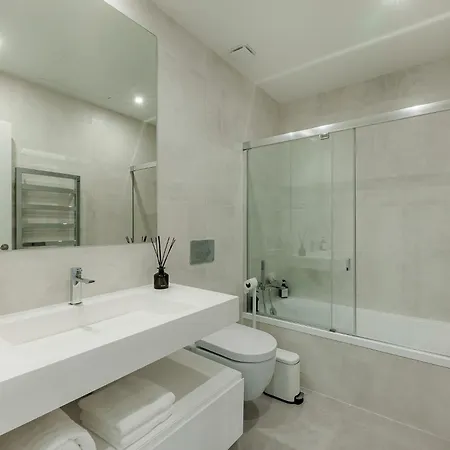 아파트 Vida - Luxury Panorama Seaview Penthouse In Organic-boho Design With Pool, Gym, 마르베야